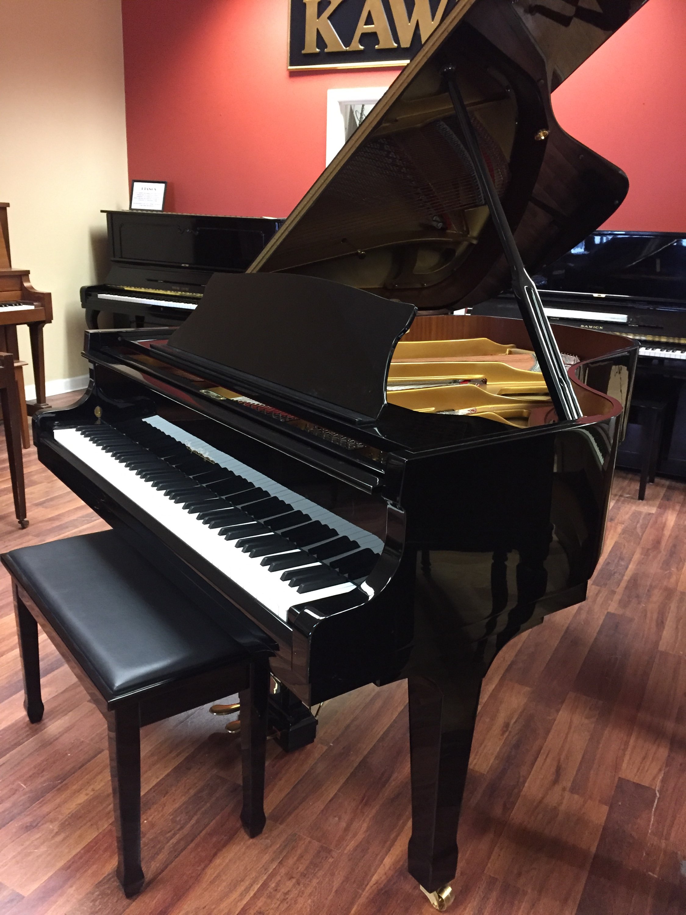 grand-pianos-new-hartford-ny-center-stage